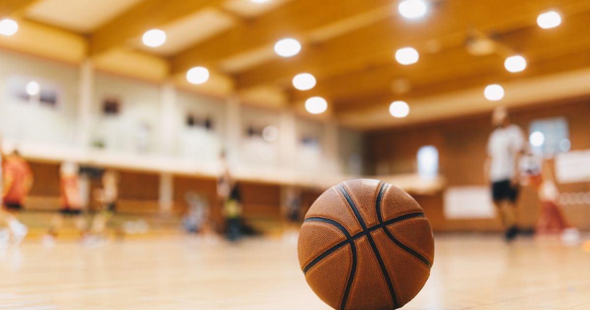 étienne bulidon a accompagné des joueurs de basket en tant qu'ostéopathe